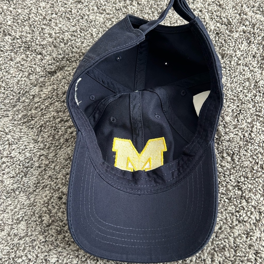 NWOT University of Michigan baseball hat - Picture 5 of 5